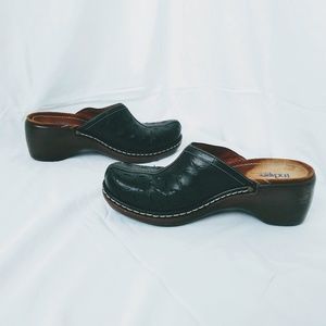 Indigo Clarks